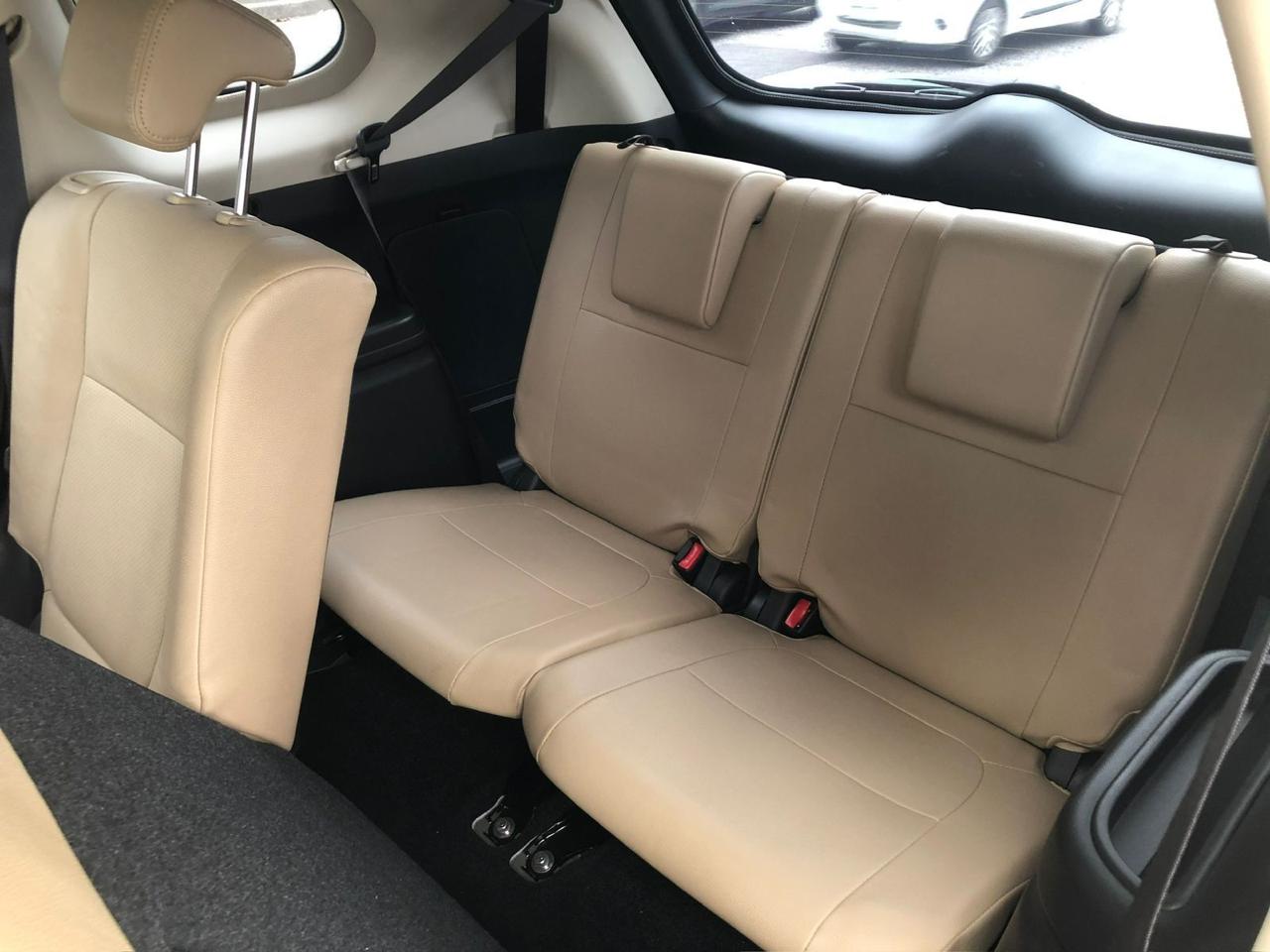 Banco traseiro de carro executivo